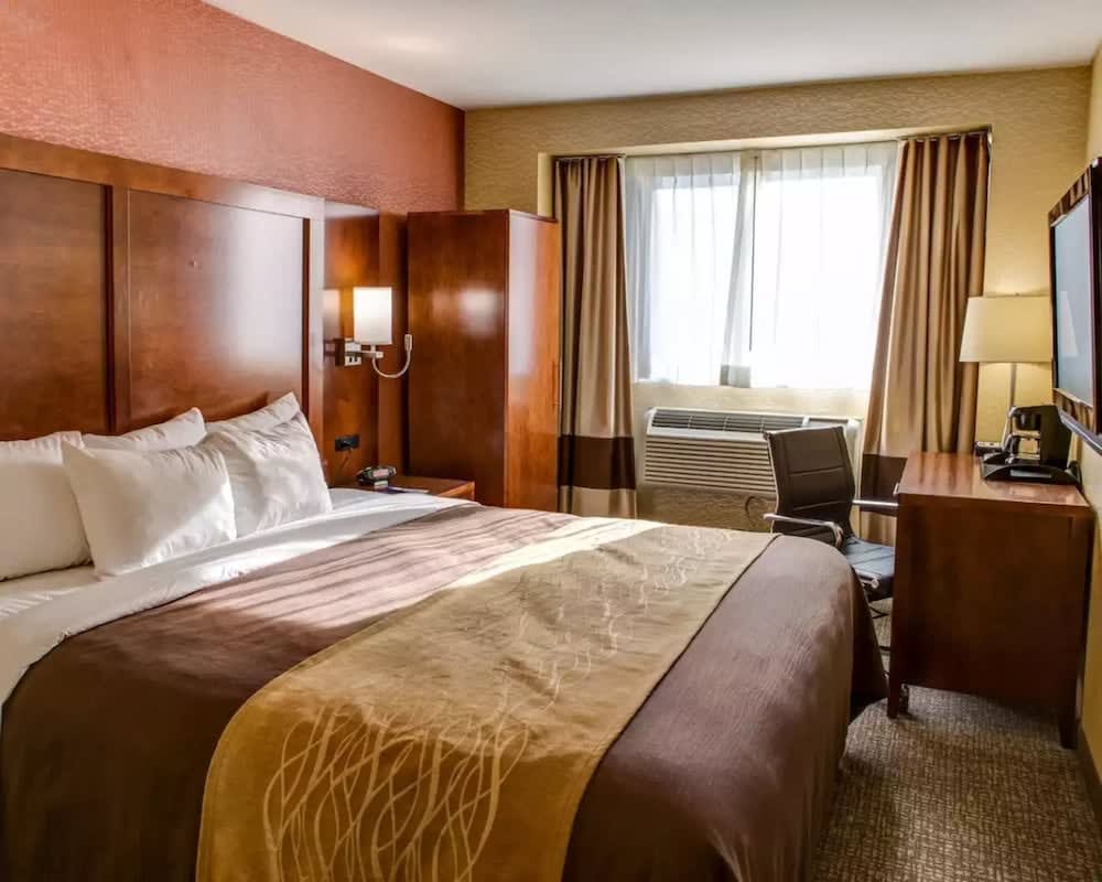 Ramada by Wyndham New York Times Square West 2
