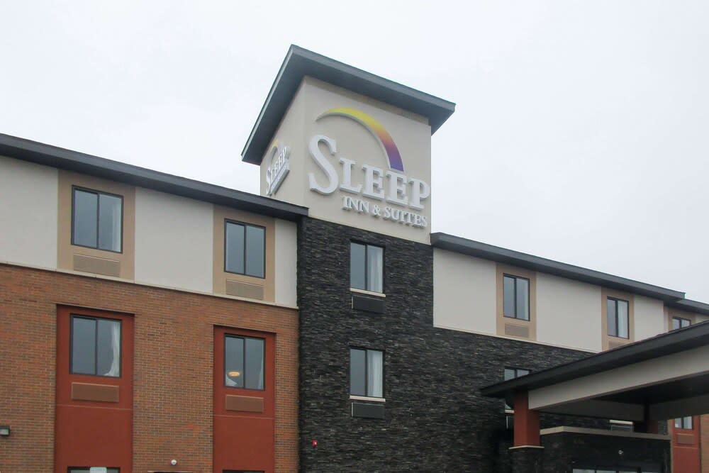 Sleep Inn & Suites Oregon - Madison 1
