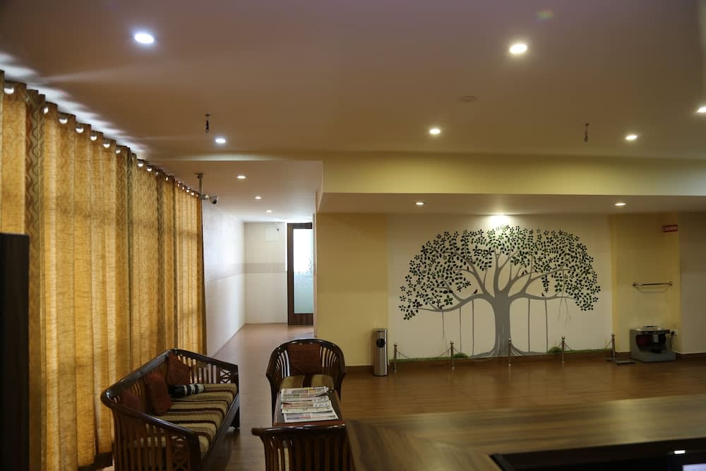 HOTEL GREEN TREES 1