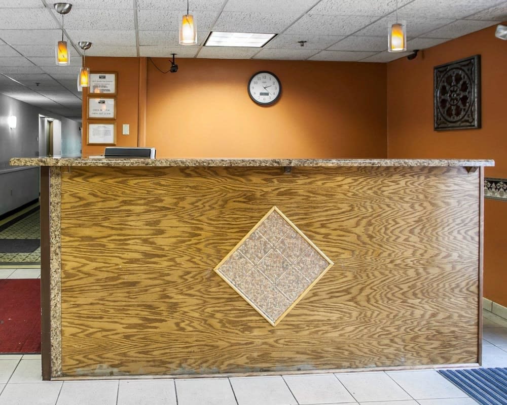 Rodeway Inn & Suites Milwaukee Airport 2
