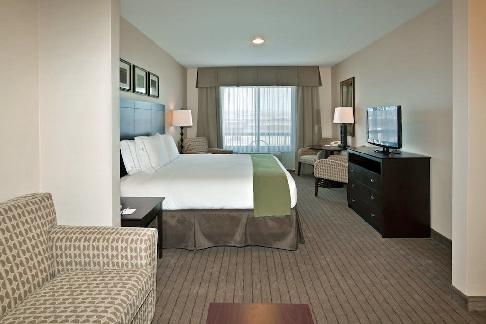 Holiday Inn Express & Suites GRANTS - MILAN by IHG 2