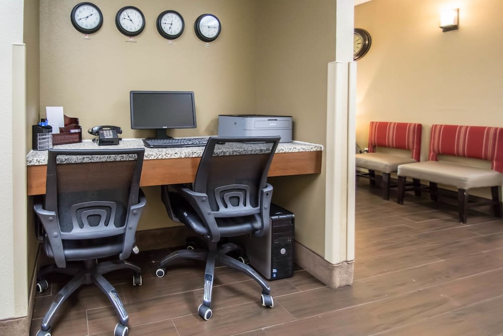 Comfort Inn & Suites DeLand - near University 2