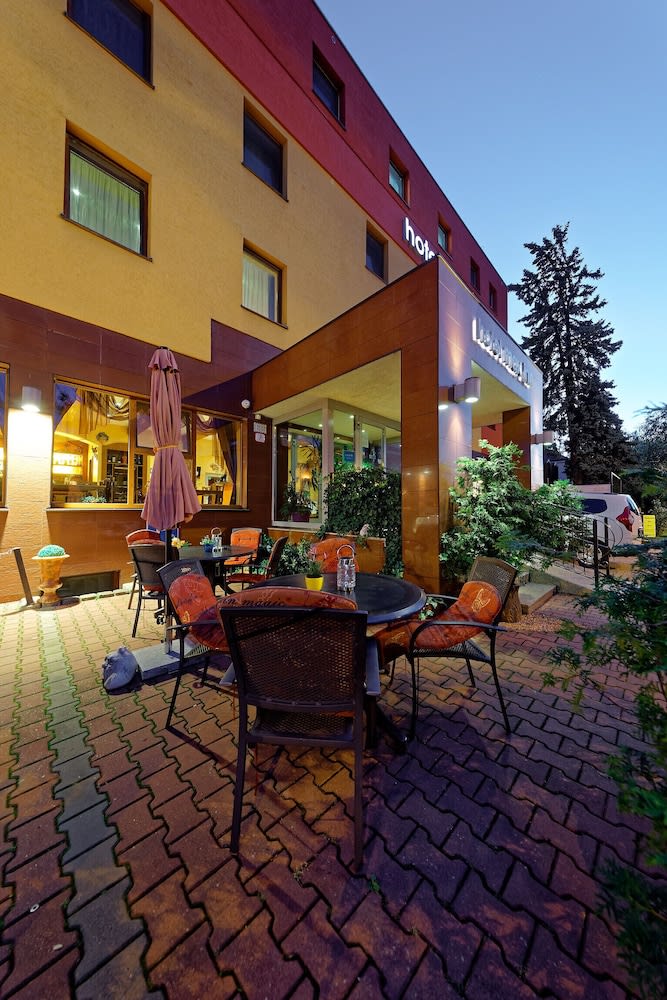 Hotel Max Inn 1