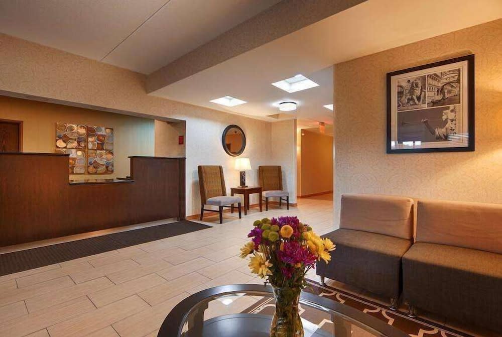 Days Inn by Wyndham Indiana Benjamin Franklin Highway 2