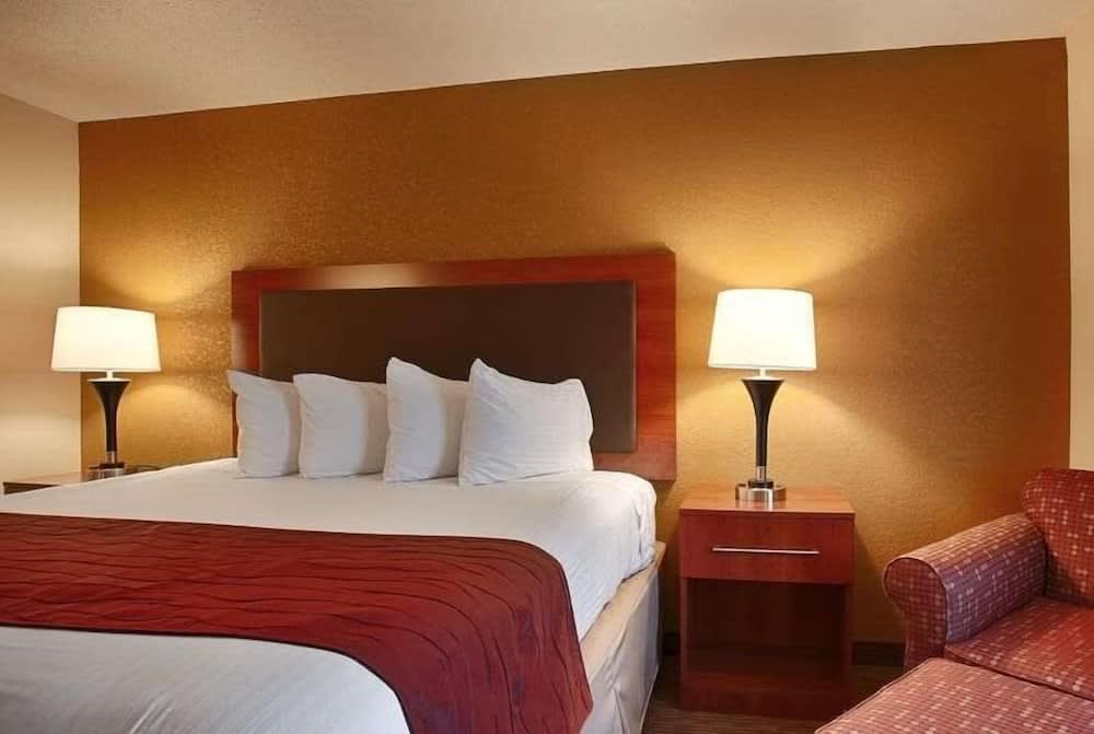 Days Inn by Wyndham Indiana Benjamin Franklin Highway 1