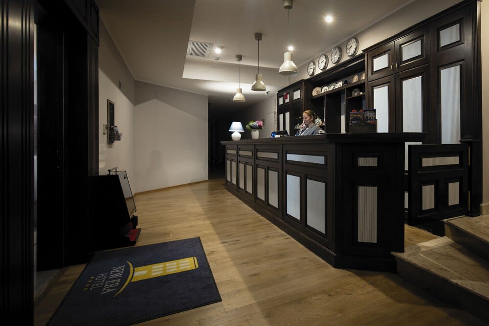 New Era Hotel Old Town Bucharest- parking with fee nearby - NOT at the hotel ! 2