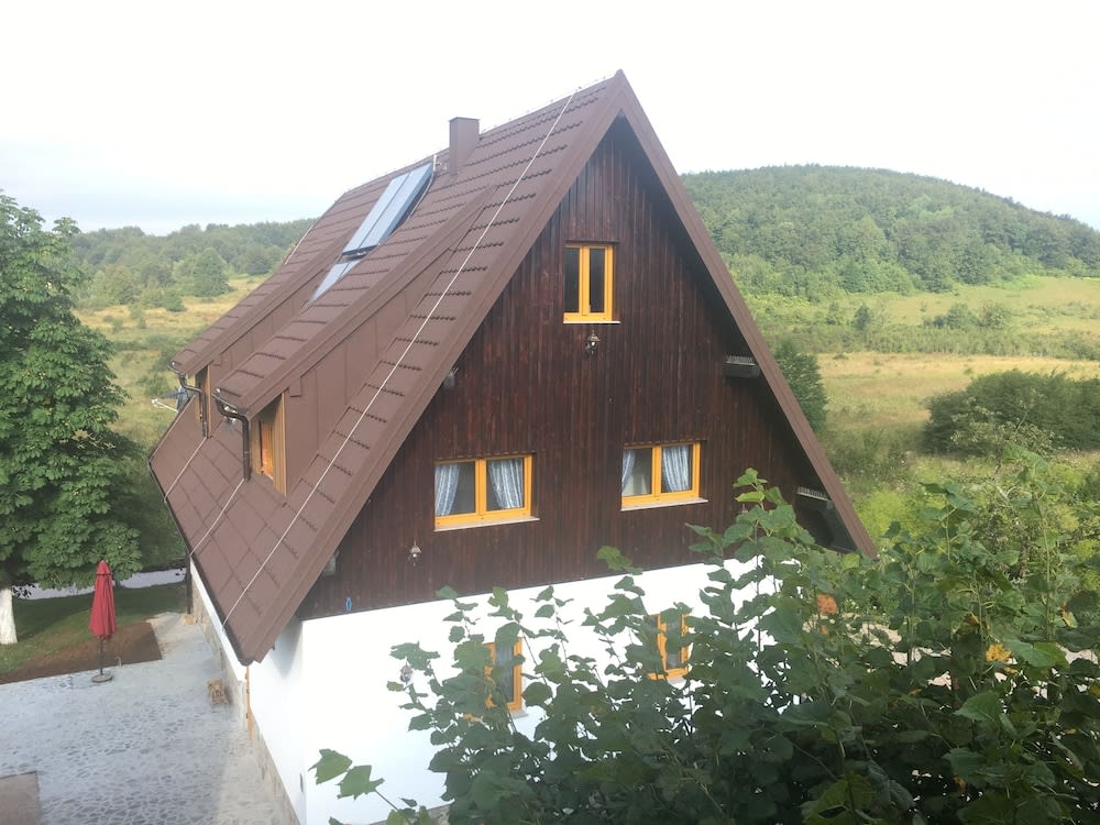 Rustic Inn River 1