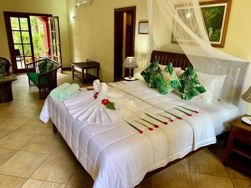 Castello Beach Hotel 4