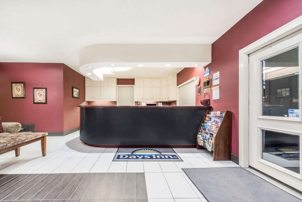 Days Inn by Wyndham Bryan College Station 2