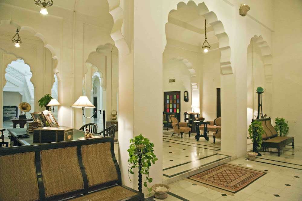 WelcomHeritage Bal Samand Lake Palace 2
