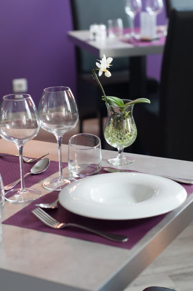 Logis Hotel du Parc-Restaurant - Le Rouget de Lisle 1