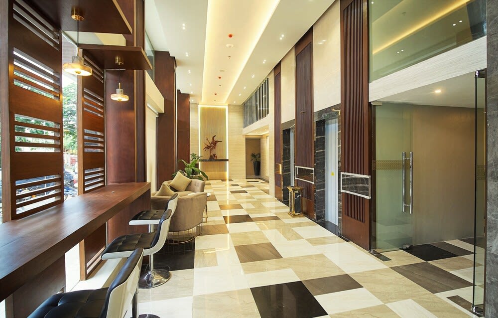 J7 Plaza Hotel 2