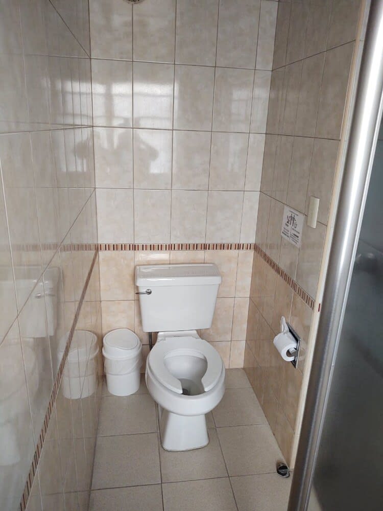 Loove Hotel - Adults Only 5