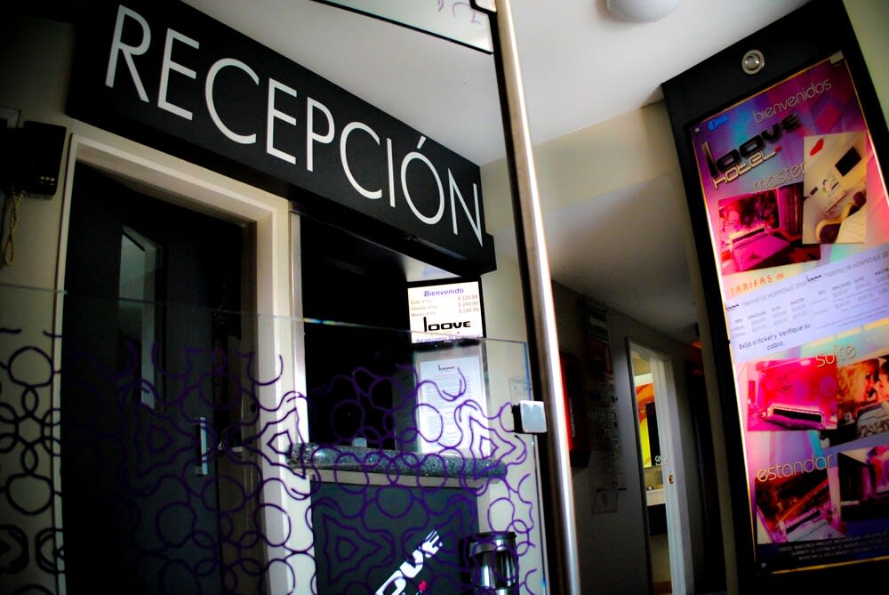 Loove Hotel - Adults Only 2