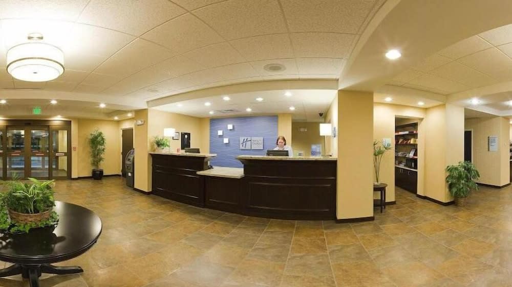 Holiday Inn Express & Suites MALONE by IHG 2