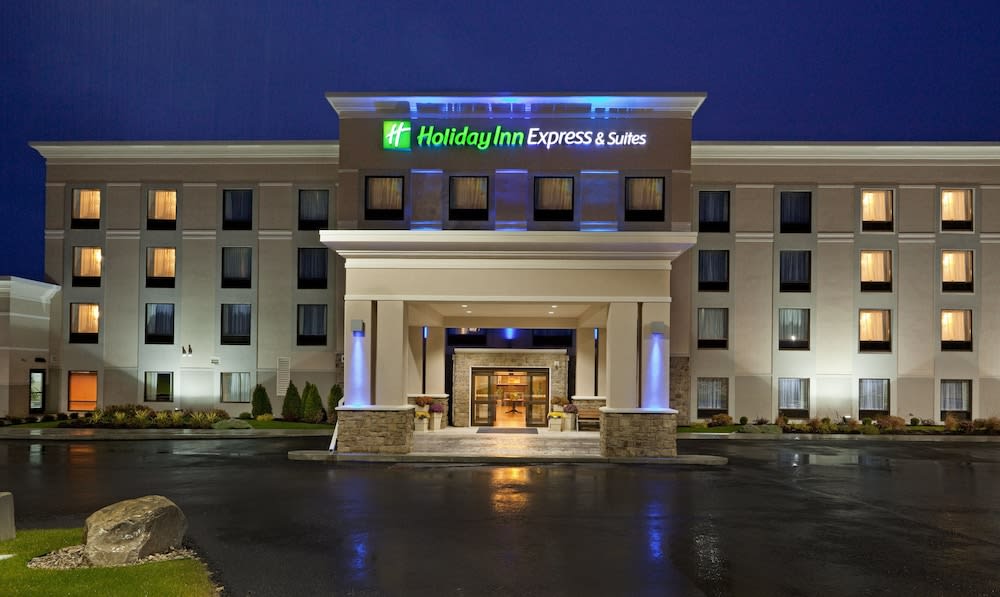 Holiday Inn Express & Suites MALONE by IHG 1