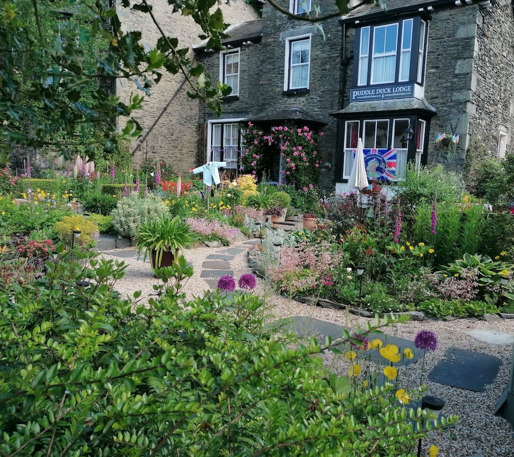 Puddle Duck Lodge – Adults Only 1