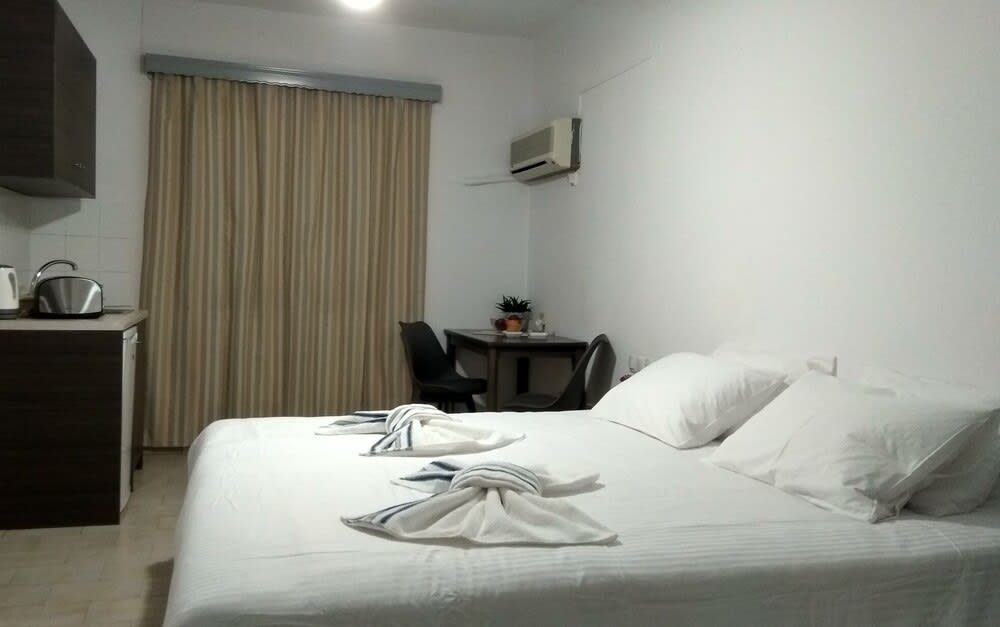Relax Studios & Apartments 2