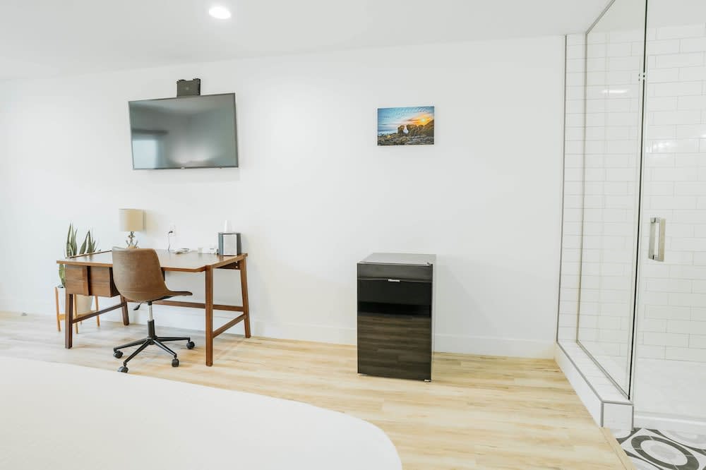 The Belmont Shore Inn 2