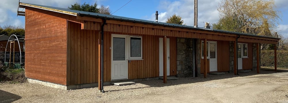 Ivy Cottage-Serviced accommodation 1