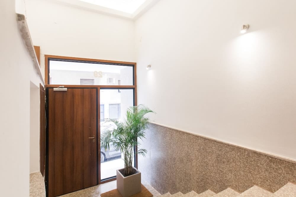 Nicholas Point Apartments and Rooms 2