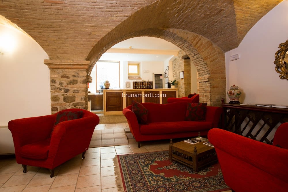 Palazzo Brunamonti Boutique Hotel 1