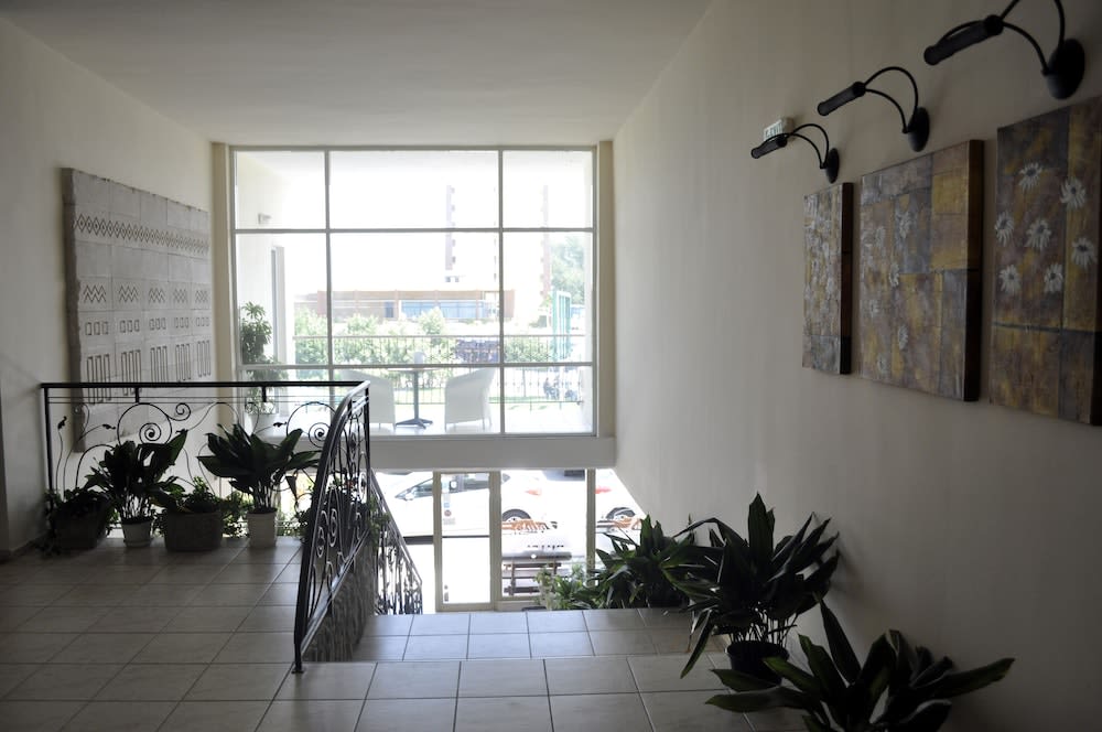 Lotus Family Hotel - Free Parking 1