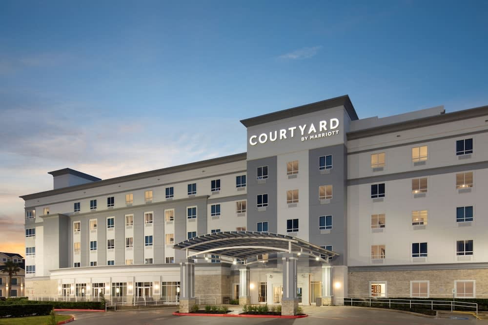 Courtyard by Marriott Houston Kemah 1