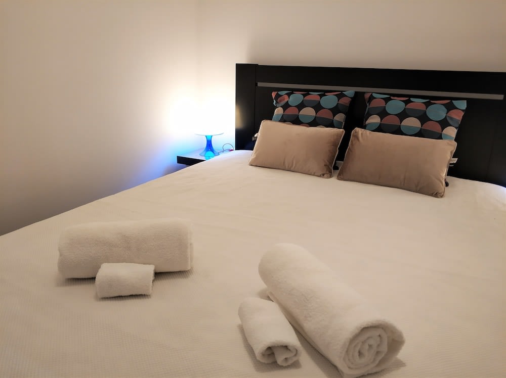 Sleep & Go Faro Airport Guest House 2