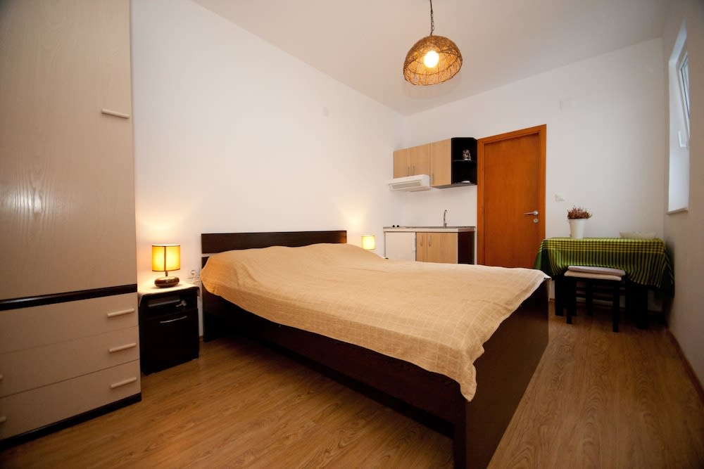 Apartments Briest - One Bedroom Apartment with Balcony A2 2 1