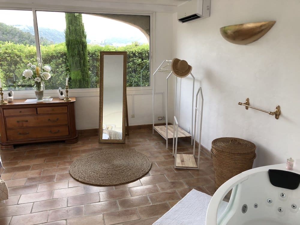 Villa Santa Rita 2