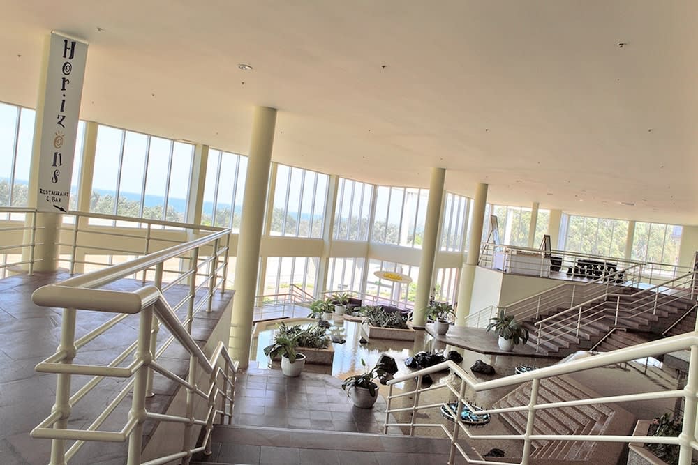 Absolute Beachfront Opal Cove Resort 2