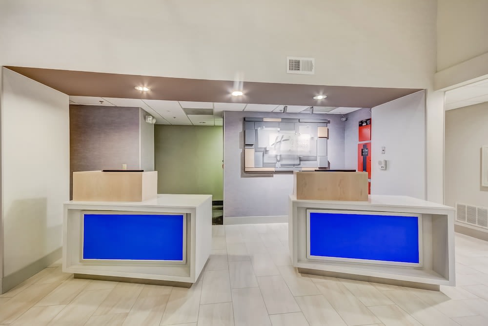 Holiday Inn Express & Suites GREENVILLE AIRPORT by IHG 2