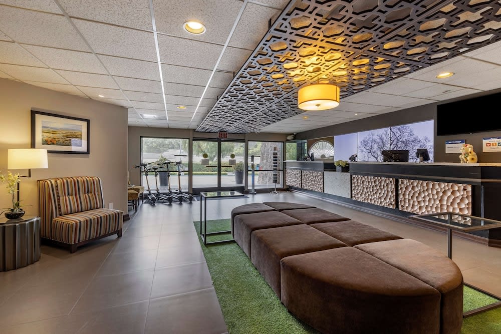 Best Western Plus Thousand Oaks Inn 2