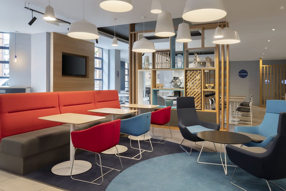 Holiday Inn Express BELFAST CITY by IHG 2