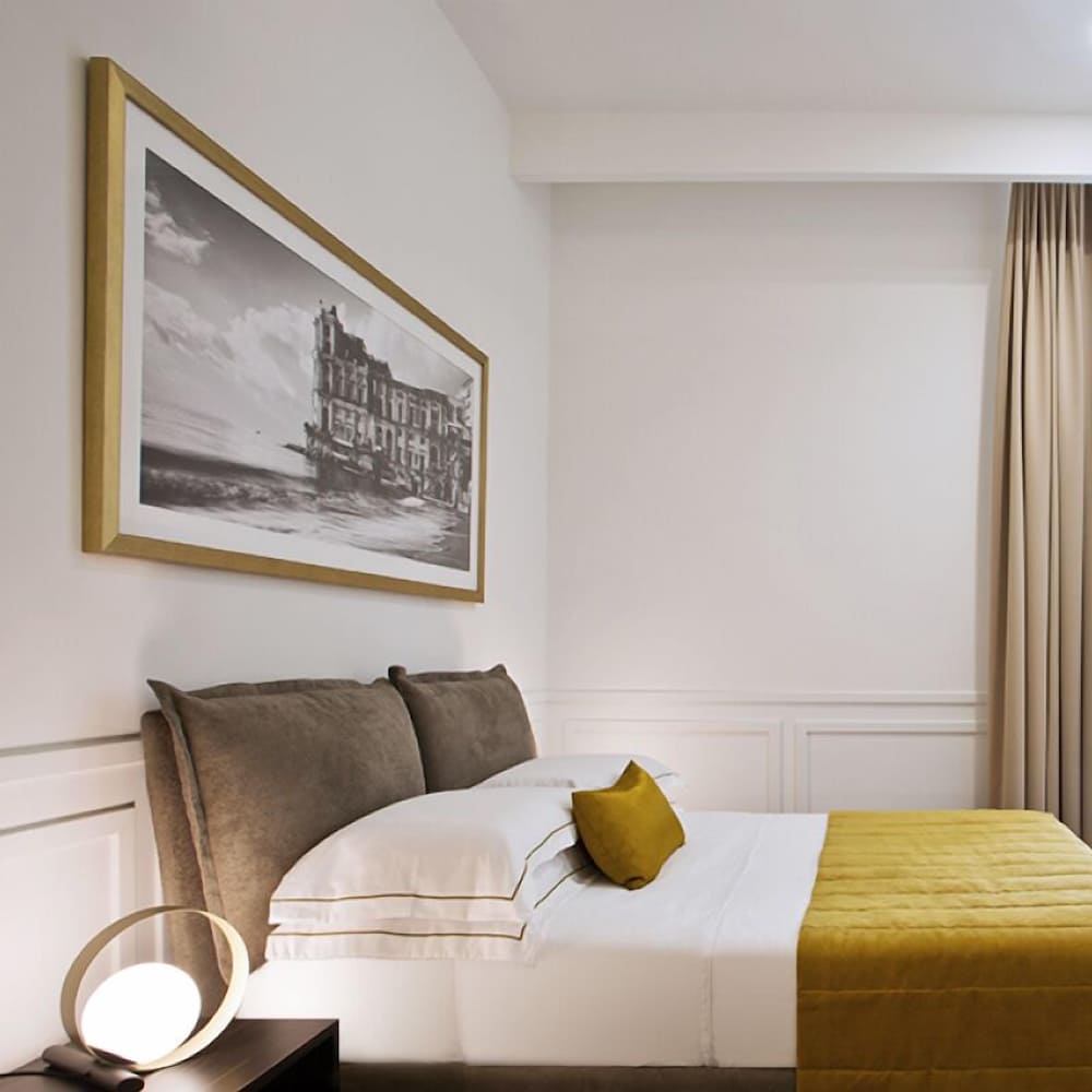 Umberto34-Luxury Home 1