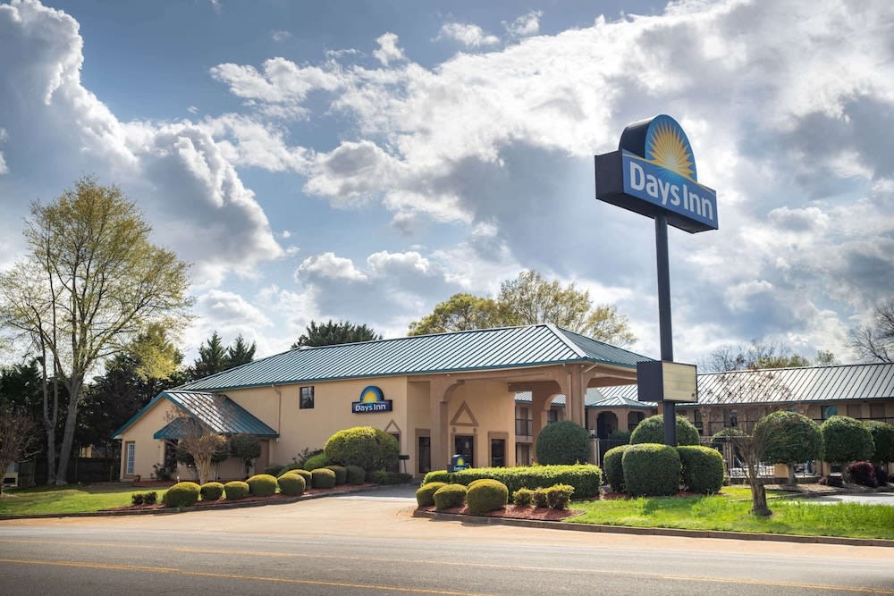 Days Inn by Wyndham Thomaston 1