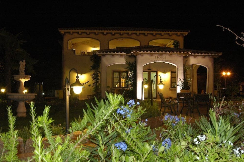 Hotel Terra Di Gallura 1