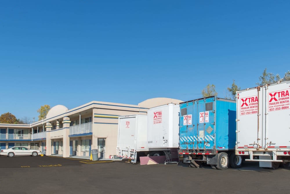 Days Inn & Suites by Wyndham Dayton North 1