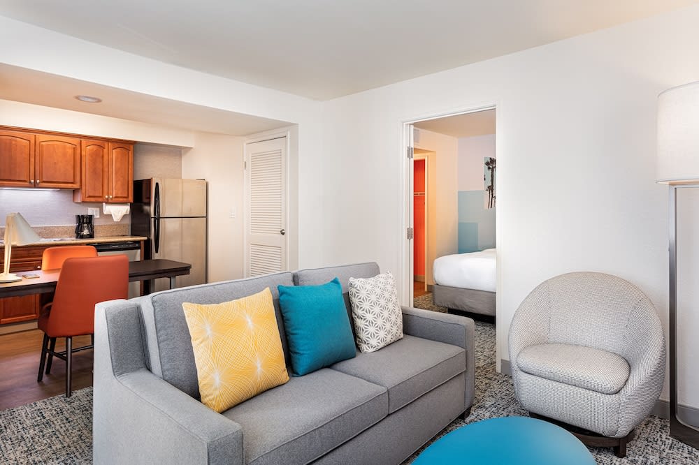 Clementine Hotel & Suites Anaheim 4