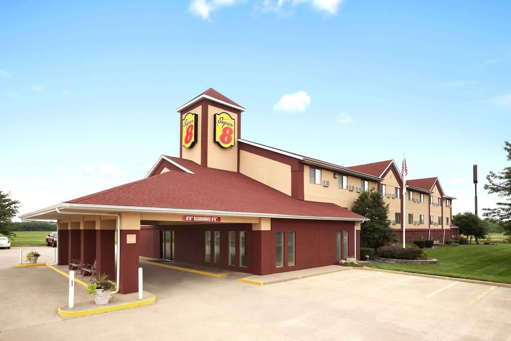 Super 8 by Wyndham Salem 1