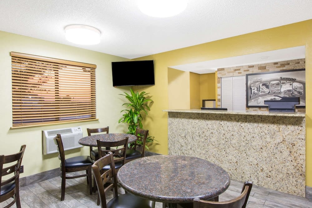 Super 8 by Wyndham Nampa 2