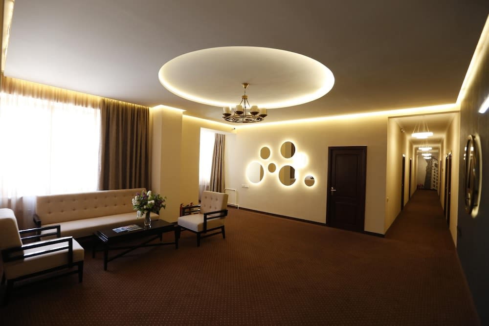 14 Floor Hotel 2