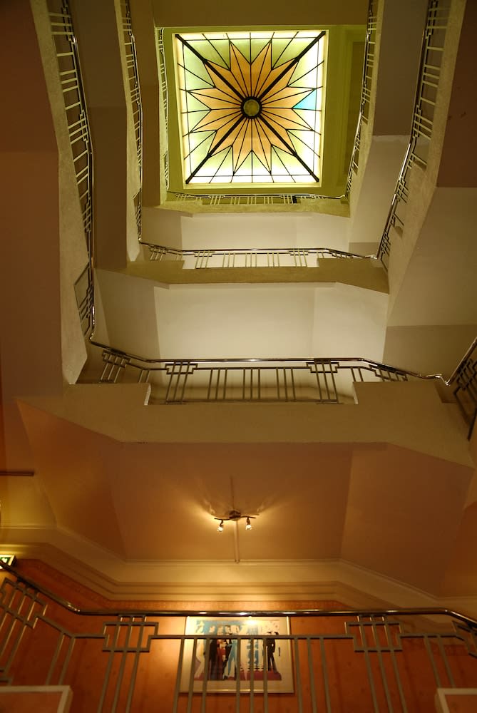 Cliffs Hotel 2
