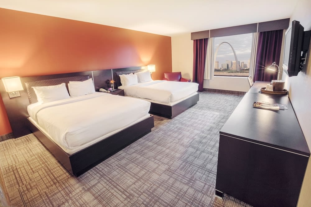 Casino Queen Hotel 5