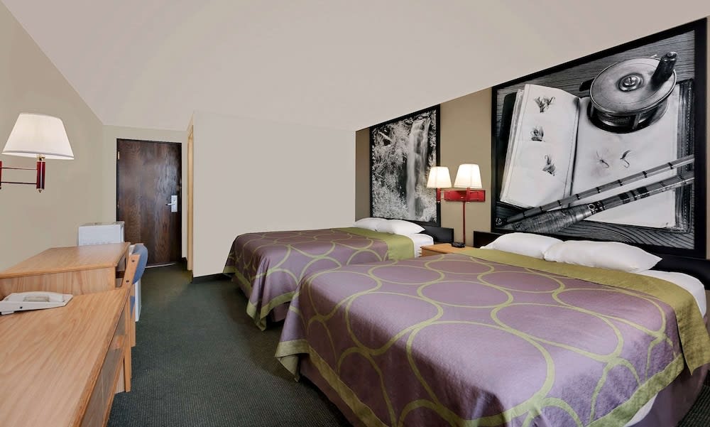 Super 8 by Wyndham Spearfish 4