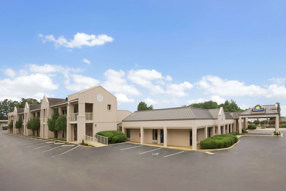 Days Inn by Wyndham Alexander City 1