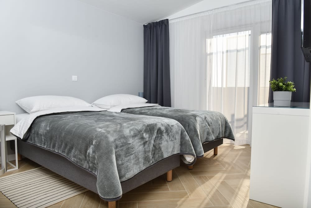 Rooms at Zajčeva 34 4