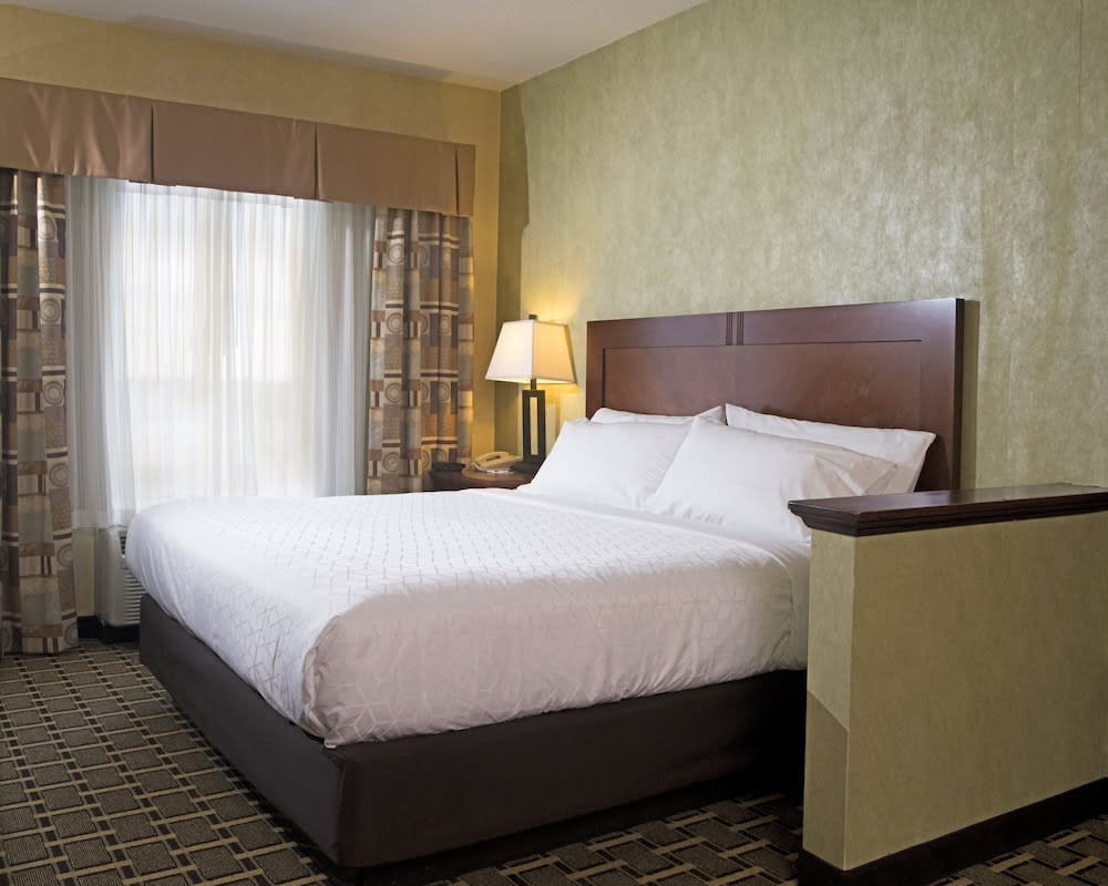 Holiday Inn Express & Suites YOUNGSTOWN N (WARREN/NILES) by IHG 2