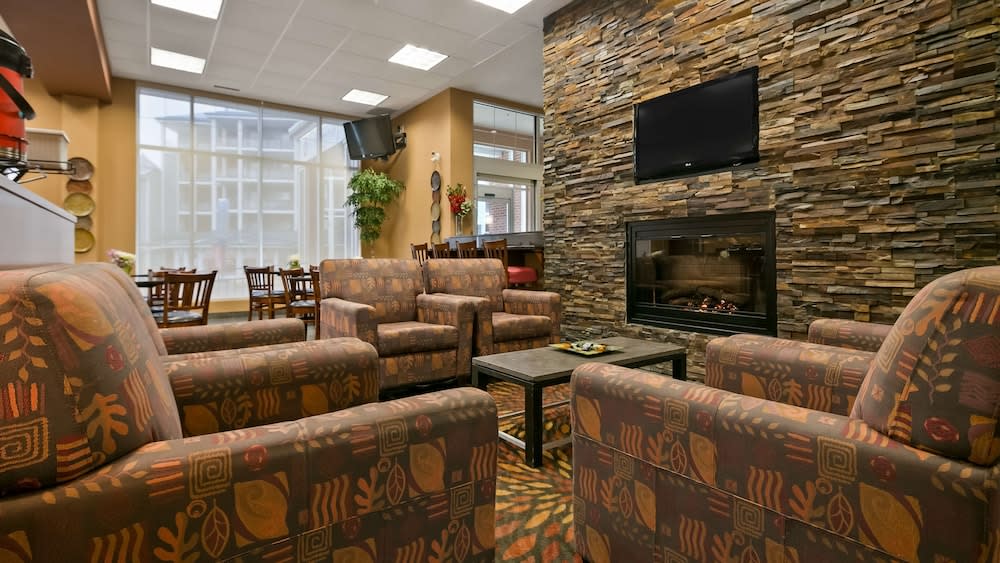 Best Western Plus Chateau Inn Sylvan Lake 2